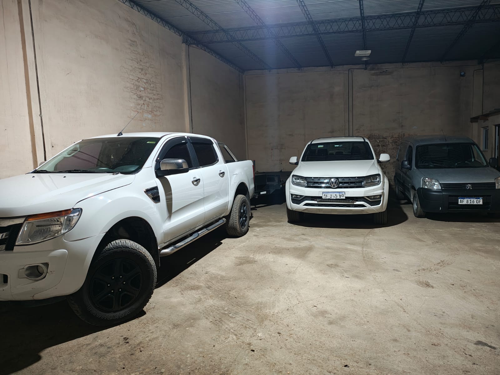 Camión o grúa de la empresa